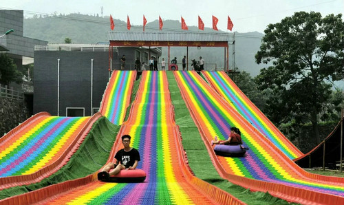 庆阳七彩旱滑儿童彩虹滑梯游乐设备景区旱地滑雪圈网红旱雪滑道
